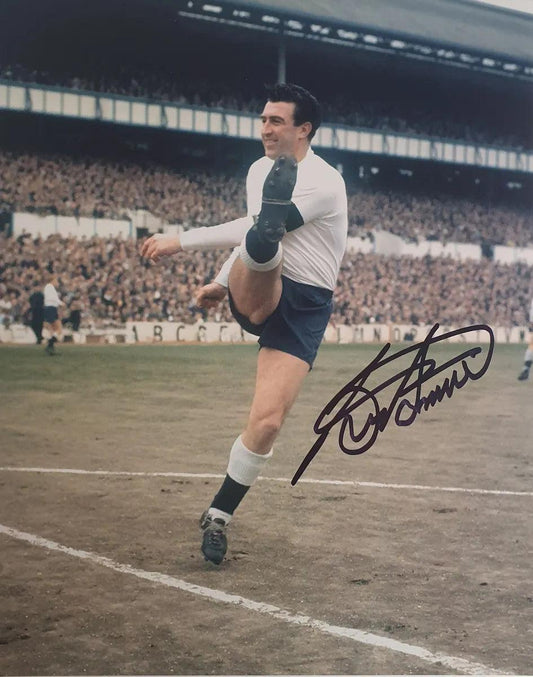 Bobby Smith Signed Spurs Photo. - Darling Picture Framing