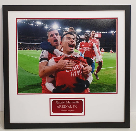 Gabriel Martinelli Signed Large Arsenal Photo Framed. - Darling Picture Framing
