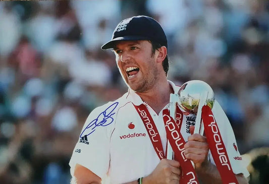 Graeme Swann Signed England Photo with COA - Darling Picture Framing