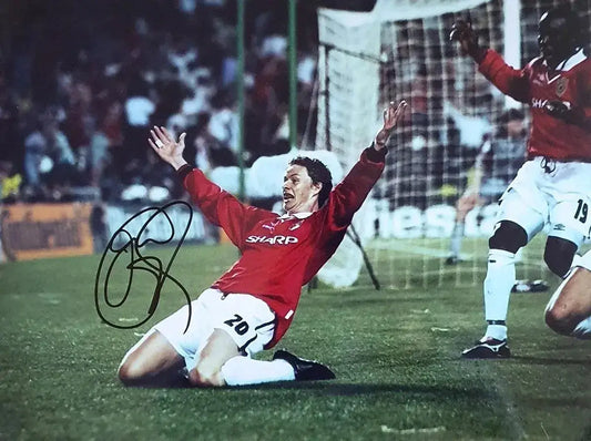 Ole Gunnar Solskjær Signed Manchester UTD Photo - Darling Picture Framing