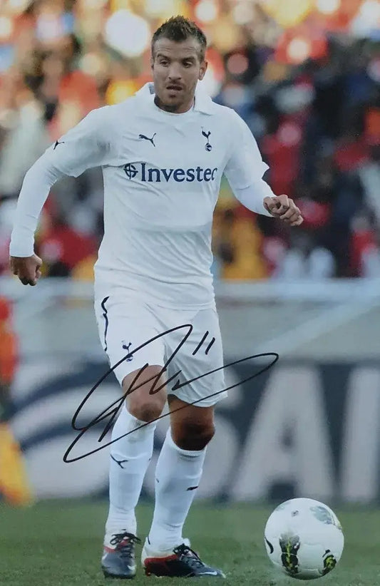 Rafael van der Vaart Signed Spurs Photo with COA - Darling Picture Framing