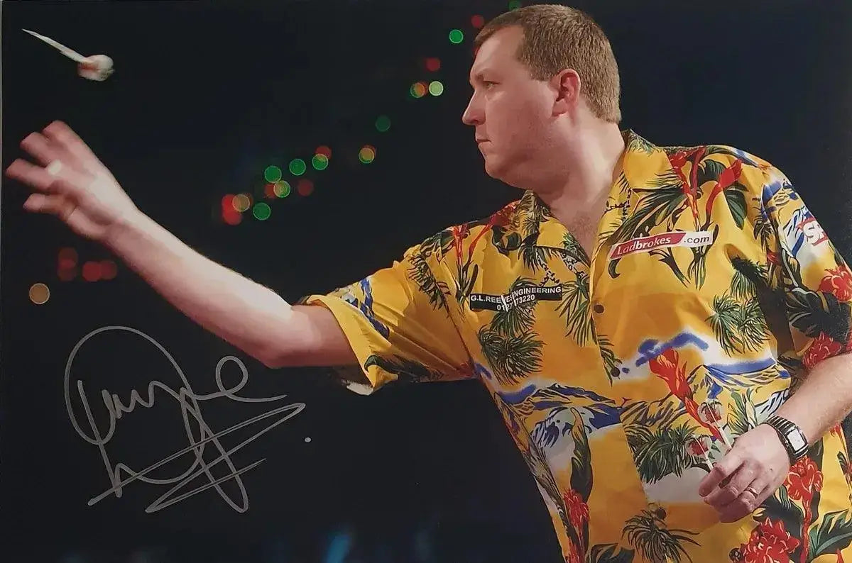 Wayne Mardle Signed Darts Photo. - Darling Picture Framing
